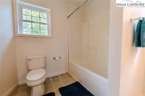 76 Overlook Pt, Spruce Pine, NC 28777 photo 25