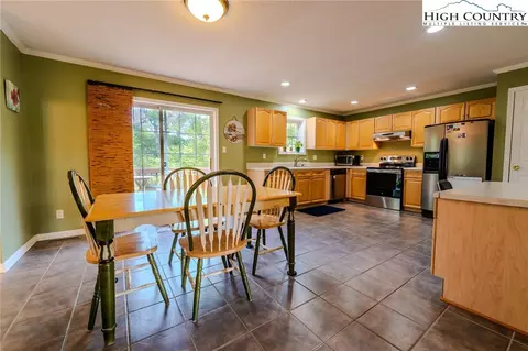 76 Overlook Pt, Spruce Pine, NC 28777 photo 20