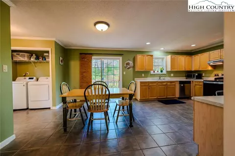 76 Overlook Pt, Spruce Pine, NC 28777 photo 23