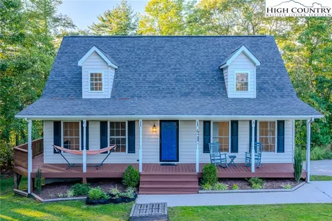 76 Overlook Pt, Spruce Pine, NC 28777