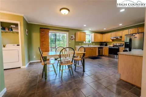76 Overlook Pt, Spruce Pine, NC 28777 photo 19