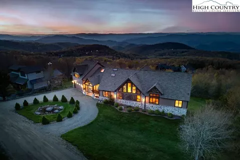 129 Briarwood Ln, Beech Mountain, NC 28604