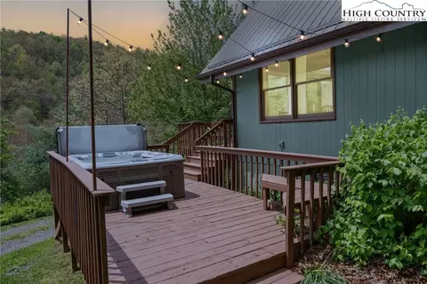 273 Bluebird Ln, Fleetwood, NC 28626