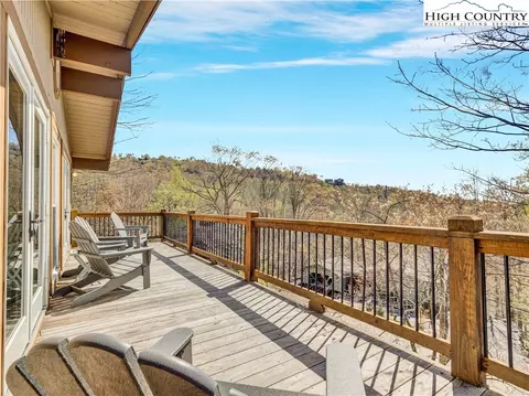 Exterior - 222 Grassy Gap Loop Rd, Beech Mountain, NC 28604 photo 3 of 7