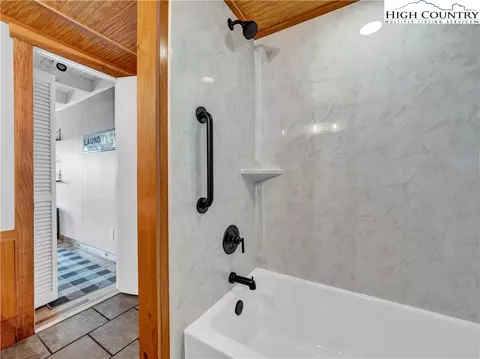 Bath - 222 Grassy Gap Loop Rd, Beech Mountain, NC 28604 photo 3 of 5