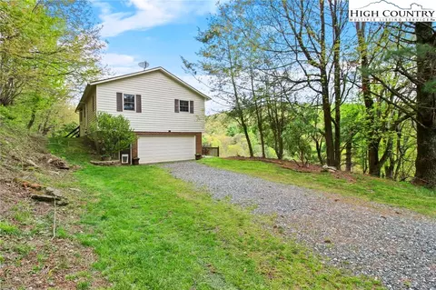 168 Slopes Ct, Boone, NC 28607 photo 2