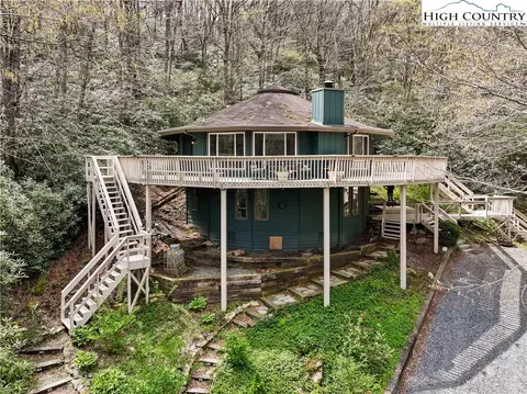 251 Mossy Crk, Sugar Mountain, NC 28604