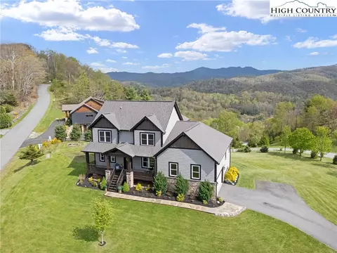 120 Silver Fox Ln, Banner Elk, NC 28604