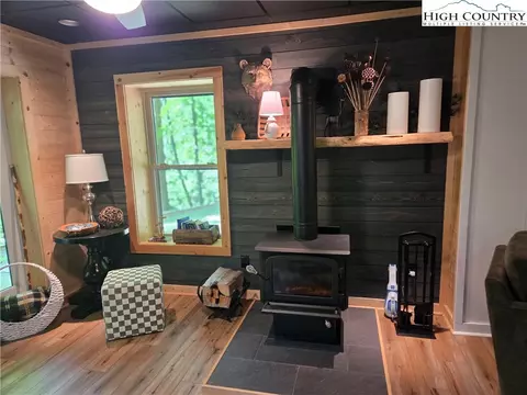 Living - 341 Saddle Ln, Deep Gap, NC 28618 photo 3 of 5