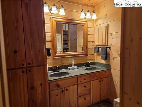 Bath - 341 Saddle Ln, Deep Gap, NC 28618 photo 1 of 4