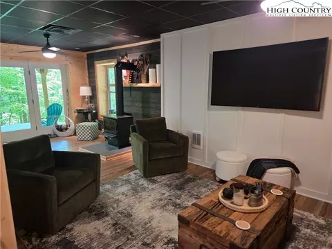 Living - 341 Saddle Ln, Deep Gap, NC 28618 photo 5 of 5