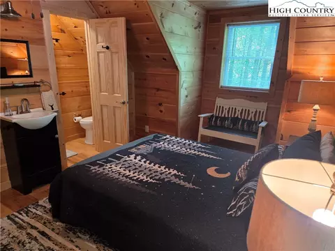 Bedroom - 341 Saddle Ln, Deep Gap, NC 28618 photo 4 of 7