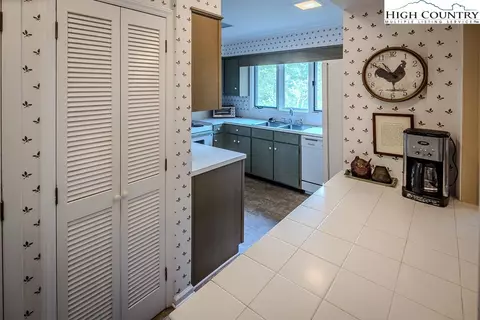 Kitchen - 320 Balsam, Boone, NC 28607 photo 2 of 4