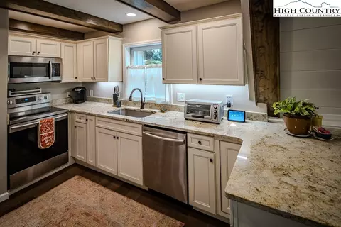 515 Cherry, Boone, NC 28607 photo 4