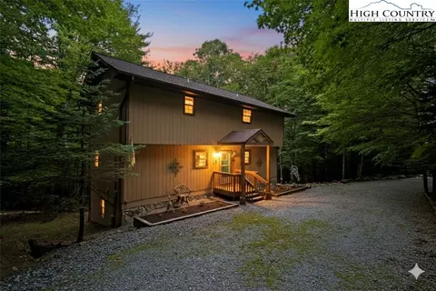 311 Pine Ridge Rd, Beech Mountain, NC 28604