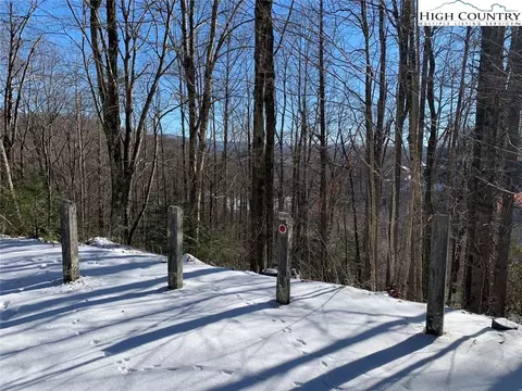 2 Devils Lake Dr, Seven Devils, NC 28604 photo 15