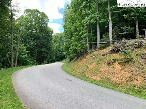 2 Devils Lake Dr, Seven Devils, NC 28604 photo 5