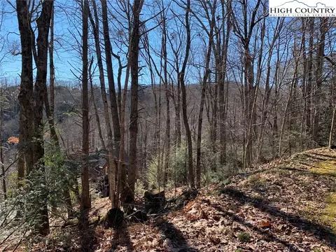 2 Devils Lake Dr, Seven Devils, NC 28604 photo 11