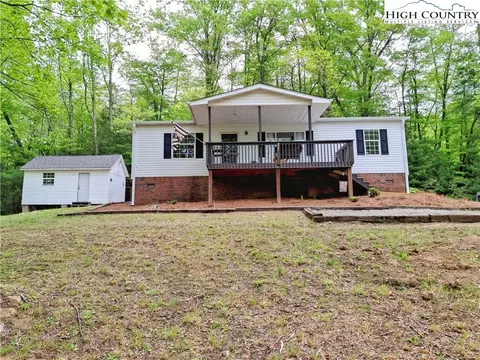 905 Lyons Rd, Roaring Gap, NC 28668