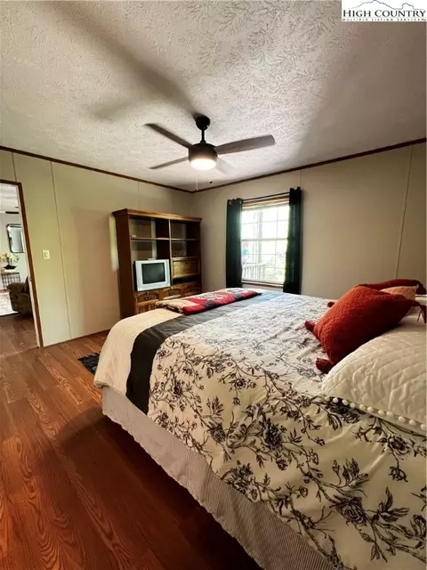 Bedroom - 905 Lyons Rd, Roaring Gap, NC 28668 photo 7 of 7