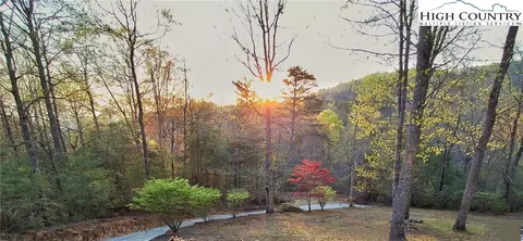 Exterior - 905 Lyons Rd, Roaring Gap, NC 28668 photo 6 of 16