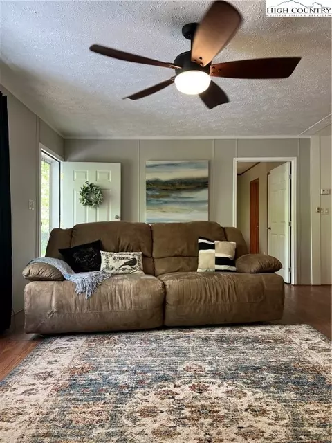 Living - 905 Lyons Rd, Roaring Gap, NC 28668 photo 1 of 2