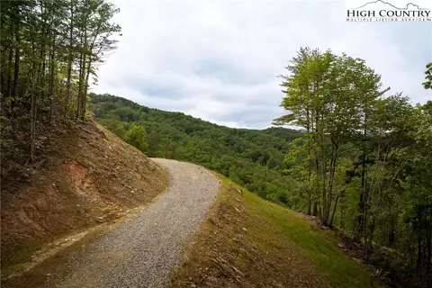 289 Ninebark Rd, Boone, NC 28607 photo 3