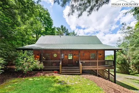 976 Twin Bridges Dr, Fleetwood, NC 28626