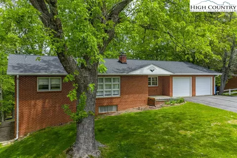 515 Forest Hill Dr, Boone, NC 28607
