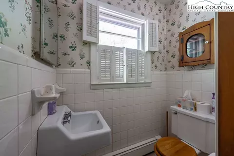 Bath - 515 Forest Hill Dr, Boone, NC 28607 photo 1 of 4
