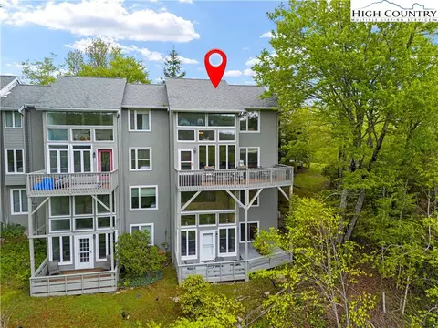 378 Skyleaf Dr #A6, Sugar Mountain, NC 28604