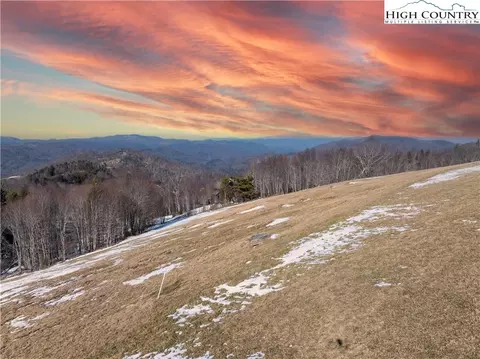 Rs4 Skywest Parkway, Elk Park, NC 28604