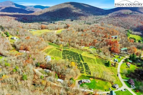 6104 Howards Creek Rd, Boone, NC 28607 photo 10