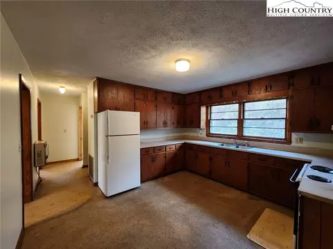 6104 Howards Creek Rd, Boone, NC 28607 photo 41