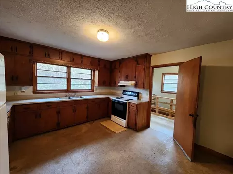6104 Howards Creek Rd, Boone, NC 28607 photo 39