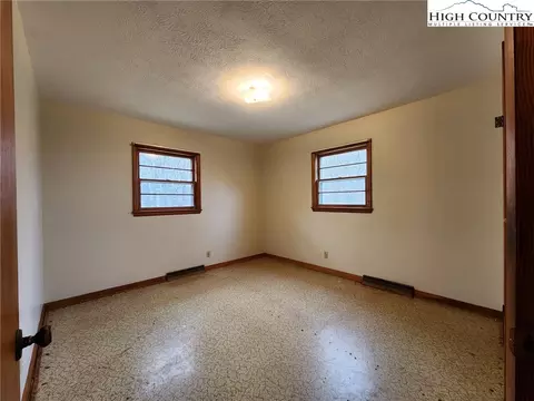 6104 Howards Creek Rd, Boone, NC 28607 photo 43