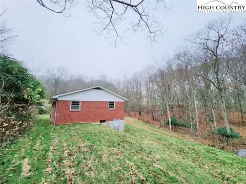 6104 Howards Creek Rd, Boone, NC 28607 photo 35