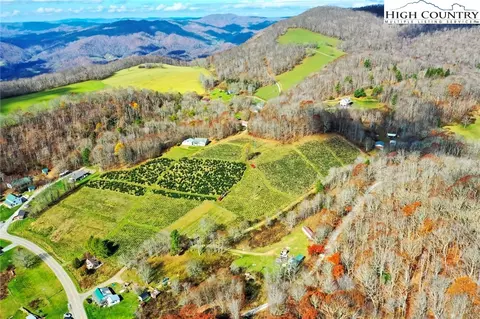 6104 Howards Creek Rd, Boone, NC 28607 photo 17