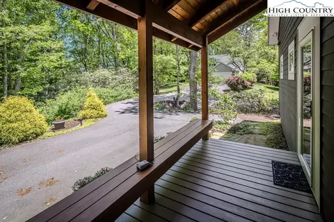 314 Hillandale Dr, Boone, NC 28607 photo 3