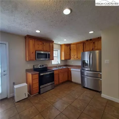 Kitchen - 161 Alexander Dr, Boone, NC 28607 photo 1 of 2