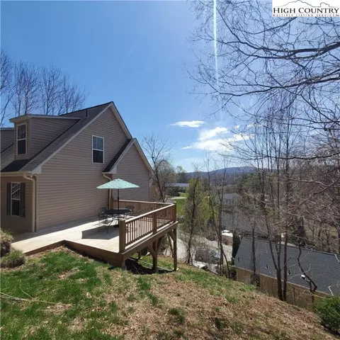 161 Alexander Dr, Boone, NC 28607
