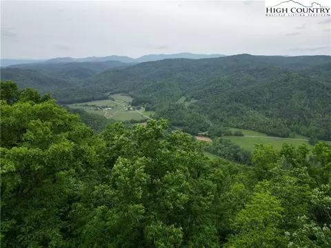 75 Rodeo Dr, Ferguson, NC 28624