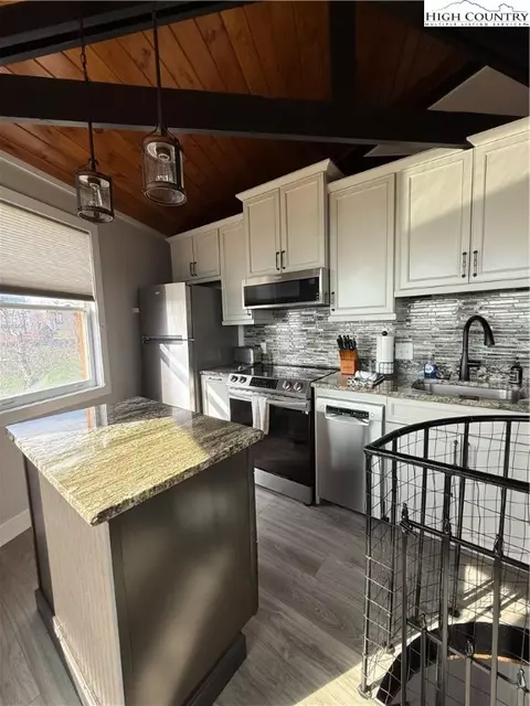 102 Galax Ln, Beech Mountain, NC 28604 photo 28