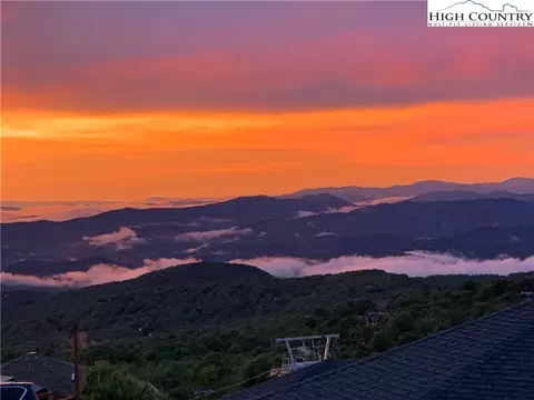 102 Galax Ln, Beech Mountain, NC 28604 photo 9