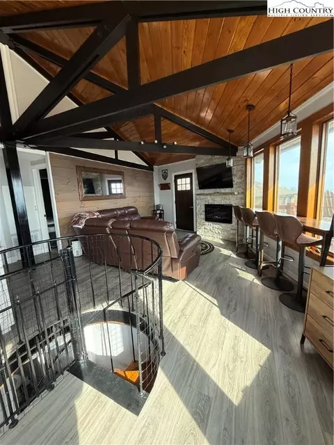 102 Galax Ln, Beech Mountain, NC 28604 photo 27