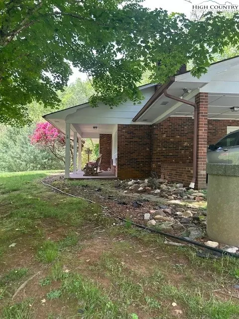 950 Campbell Rd, Warrensville, NC 28693