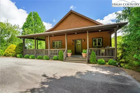 238 Lake Park Dr, Boone, NC 28607