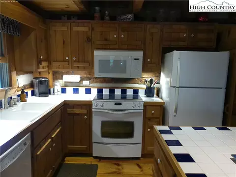 673 Stonebridge Ln, Todd, NC 28684 photo 10