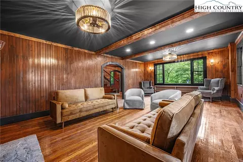 160 Old Turnpike East Rd, Banner Elk, NC 28604