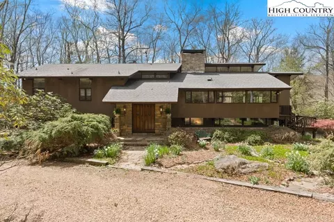 507 Bear Creek Rd, Linville, NC 28646